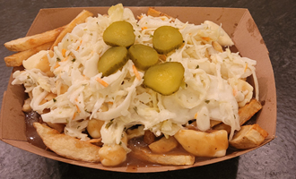 poutine salade de chou par Poutine Factory, Camion de rue / Foodtruck